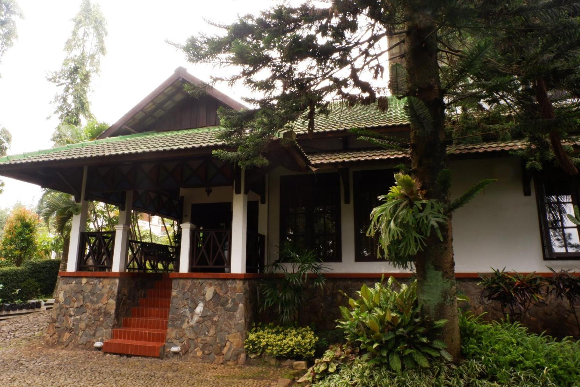 Cemara'S Homestay Batu  Exteriör bild